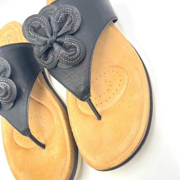 Clarks Womens Size 12 Brynn Style Black Leather Slip On Floral Sandals Shoes - Picture 5 of 13